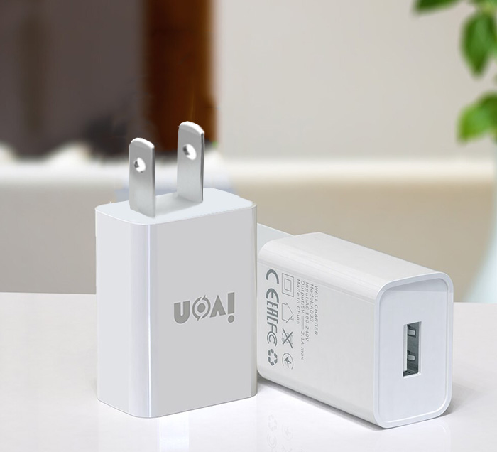 Củ sạc Ivon Fast Charger + cáp USB-A to Lightning (AD-33)