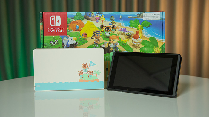 New Nintendo Switch - Animal Crossing New Horizons Edition