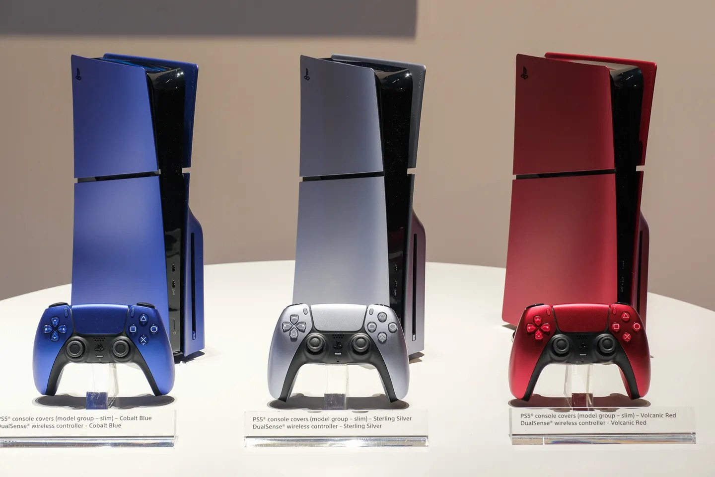PS5 Slim Sắp Thoát Khỏi Cảnh Một Màu 4 ps5 slim sap thoat khoi canh mot mau 2