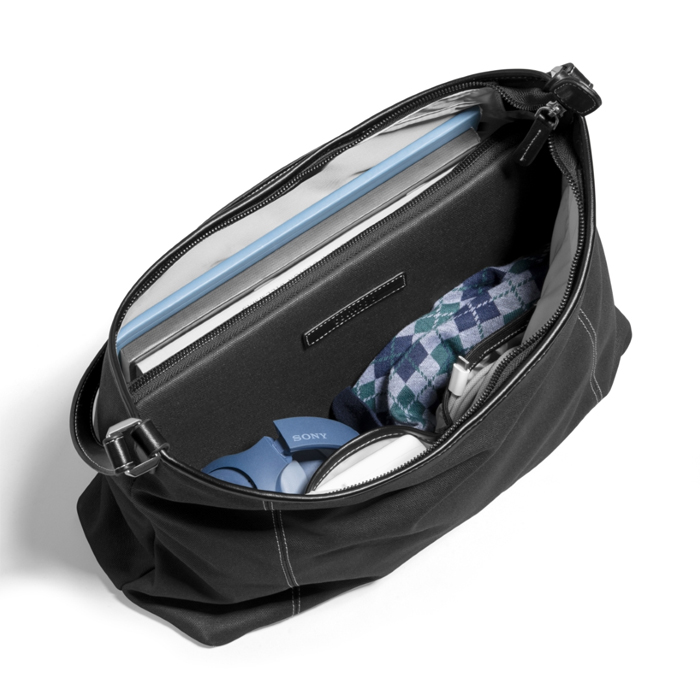 combo tui xach va tui chong soc tomtoc versatile laptop tote black 42 700x700 1