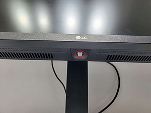 man hinh lg led 32ud60 16 7