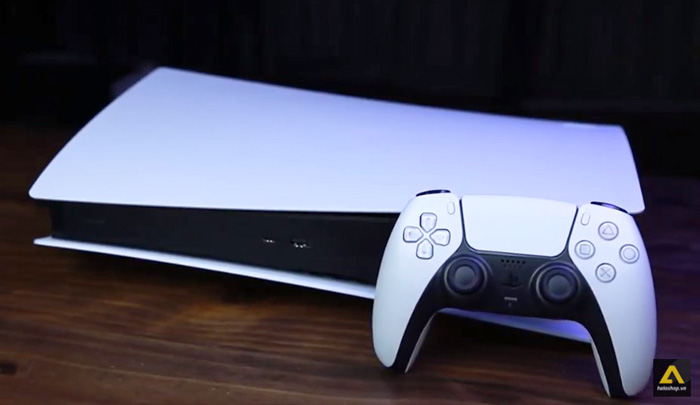 So sánh tay cầm DualSense với Xbox Series