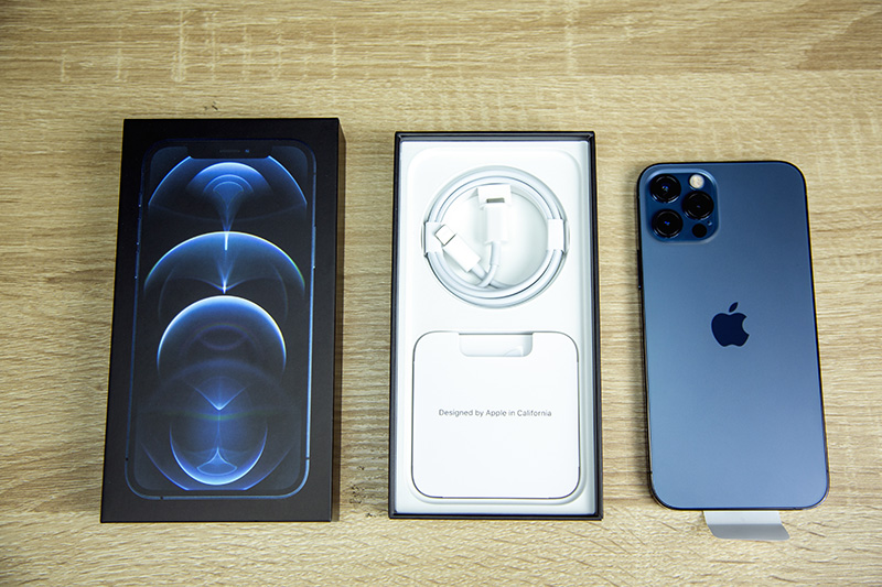 Trên tay iPhone 12 Pro Pacific Blue: Màu mới, thiết kế mới gây ấn tượng mạnh