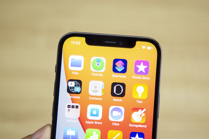 Trên tay iPhone 12 Pro Pacific Blue: Màu mới, thiết kế mới gây ấn tượng mạnh