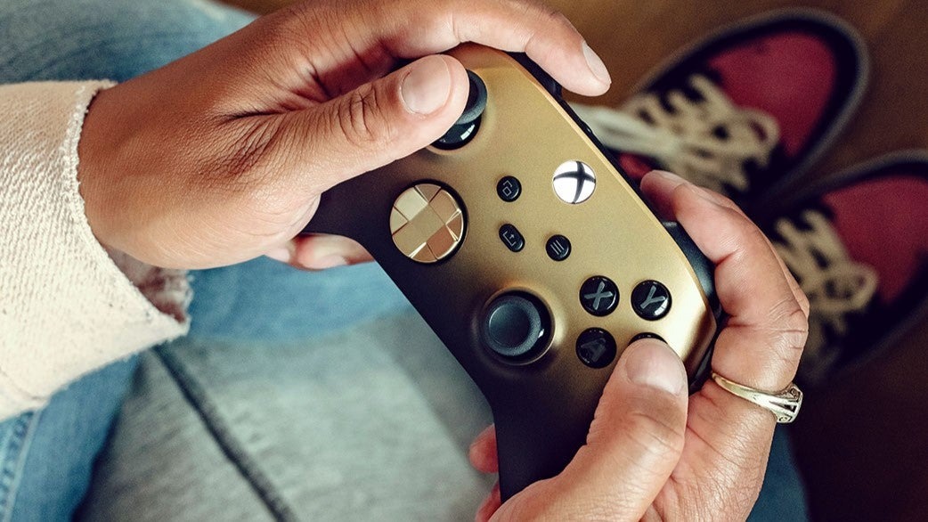 xbox ra mat mau tay cam mau hoang kim bong dem 7