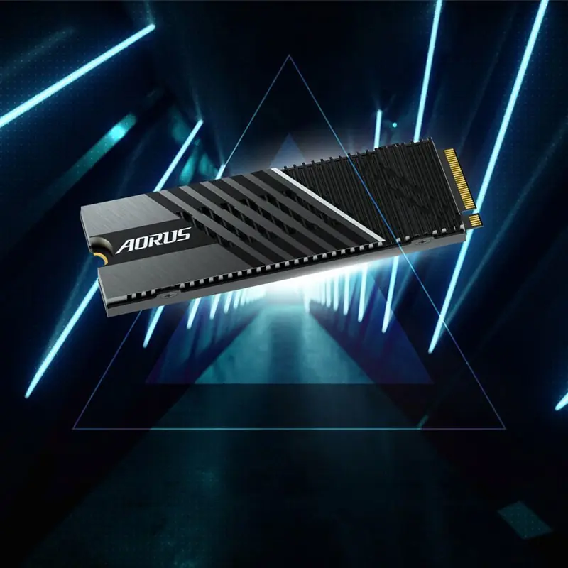 AORUS GEN4 7000s SSD 2TB 01