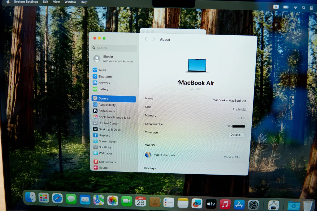 2022 MacBook Air 13 inch MLXY3 Silver M2 /8GB/256 - 99% 7 84415 11