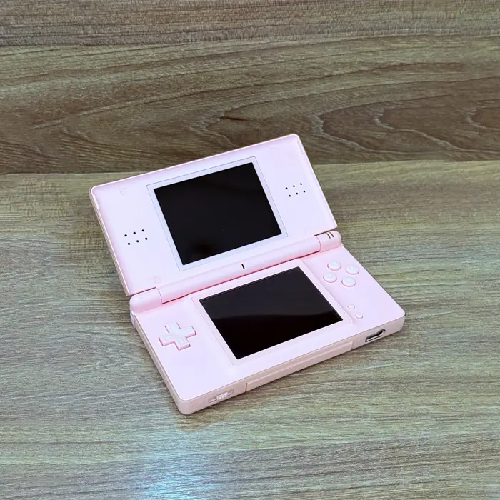 MAY NINTENDO DS LITE PINK 02