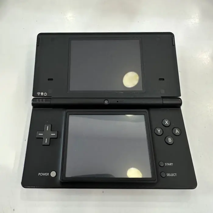 MAY NINTENDO DSi BLACK 01