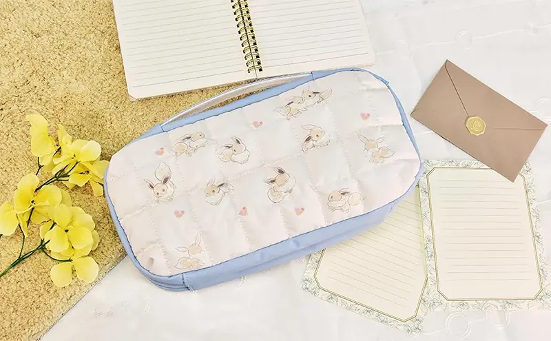 NINTENDO SWITCH 2 QUILTED MEDIUM POUCH FLUFFY EEVEE 04