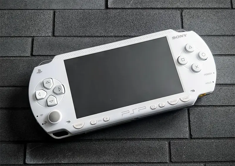 PSP 1000 white 01