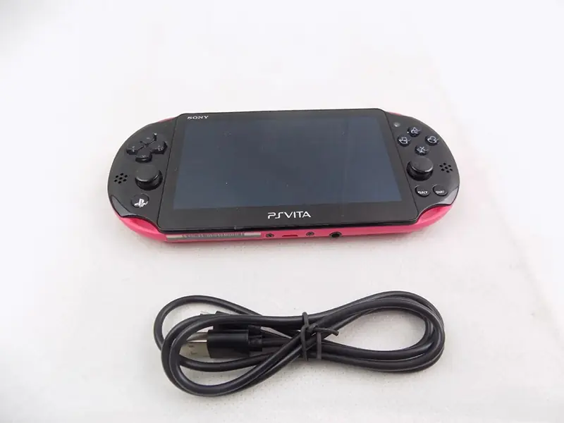 PSVITA 2000 DEN HONG 01