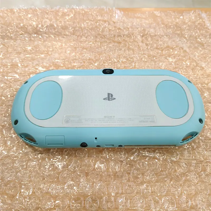 PSVITA 2000 TRANG XANH 04