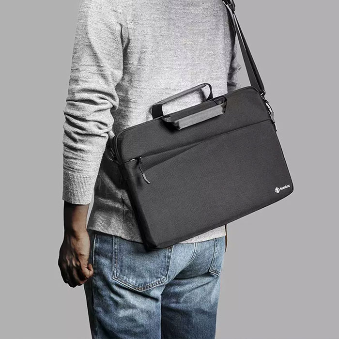 Túi đeo chống sốc Tomtoc Messenger Bags cho MacBook 13"/14" 1 Túi đeo chống sốc Tomtoc Messenger Bags 13”/14”