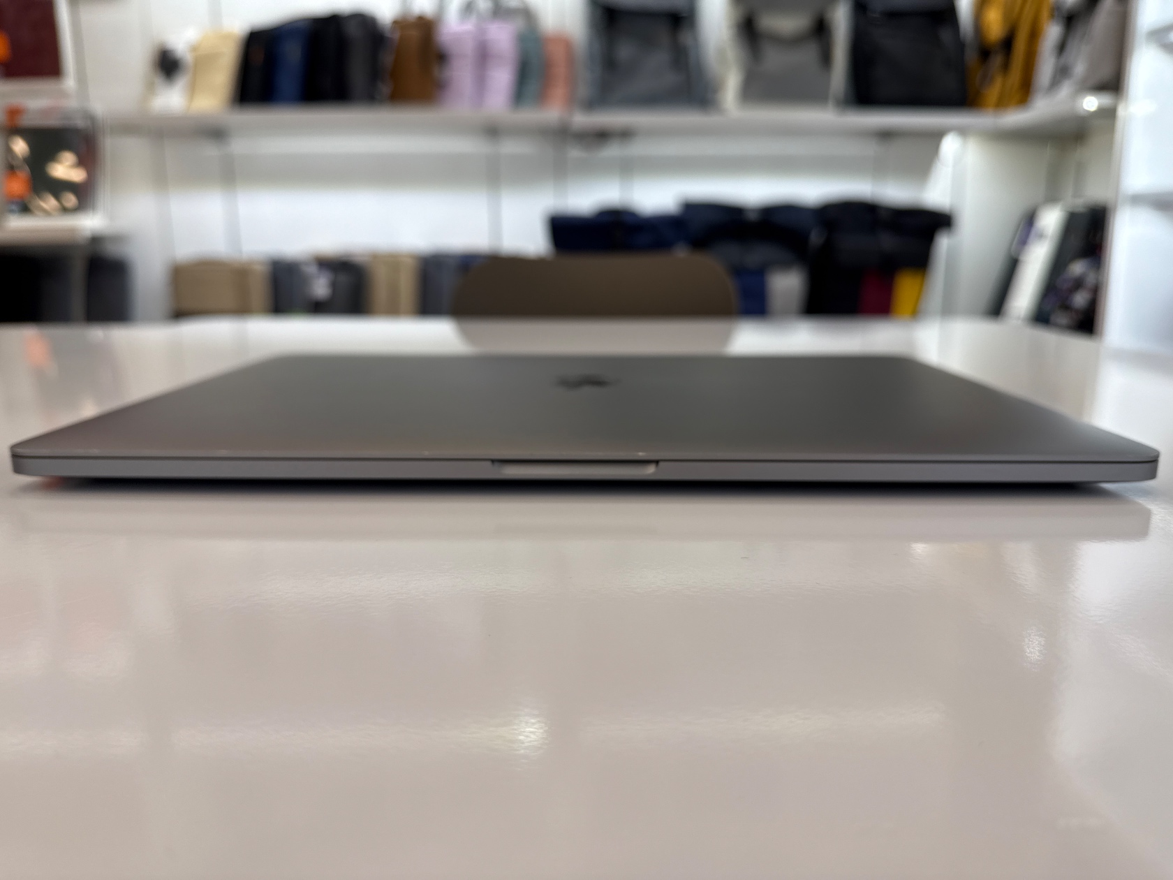 2018 MACBOOK PRO 15" TOUCH i7-2.6-16-512-560X GRAY MR942 - USED 9 macbook cu sieu re 14