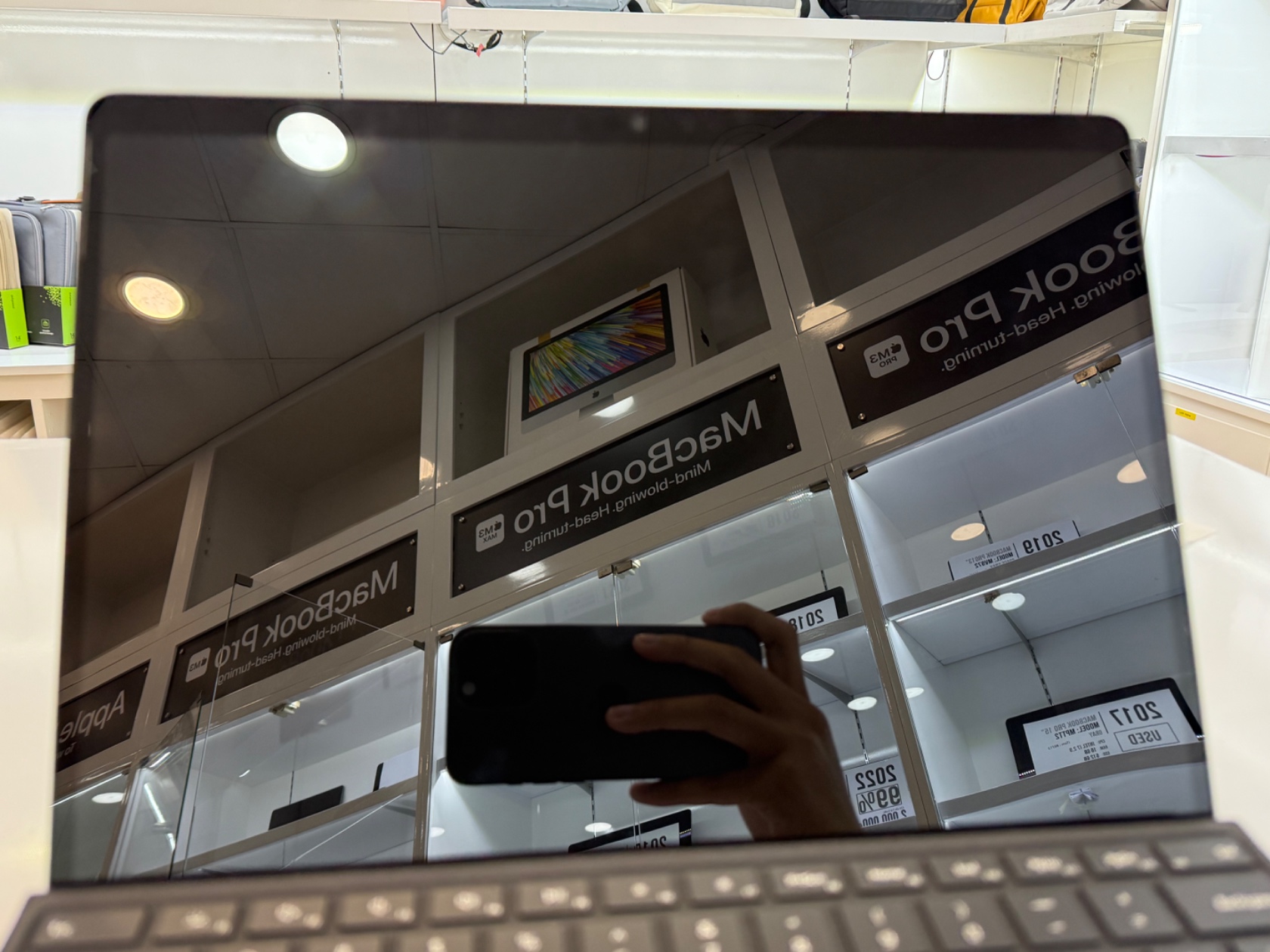 Surface Pro 8 i7-16-512 Graphite + Signature Keyboard With Slim Pen 2 - Secondhand 3 surface pro 8 secondhand 03