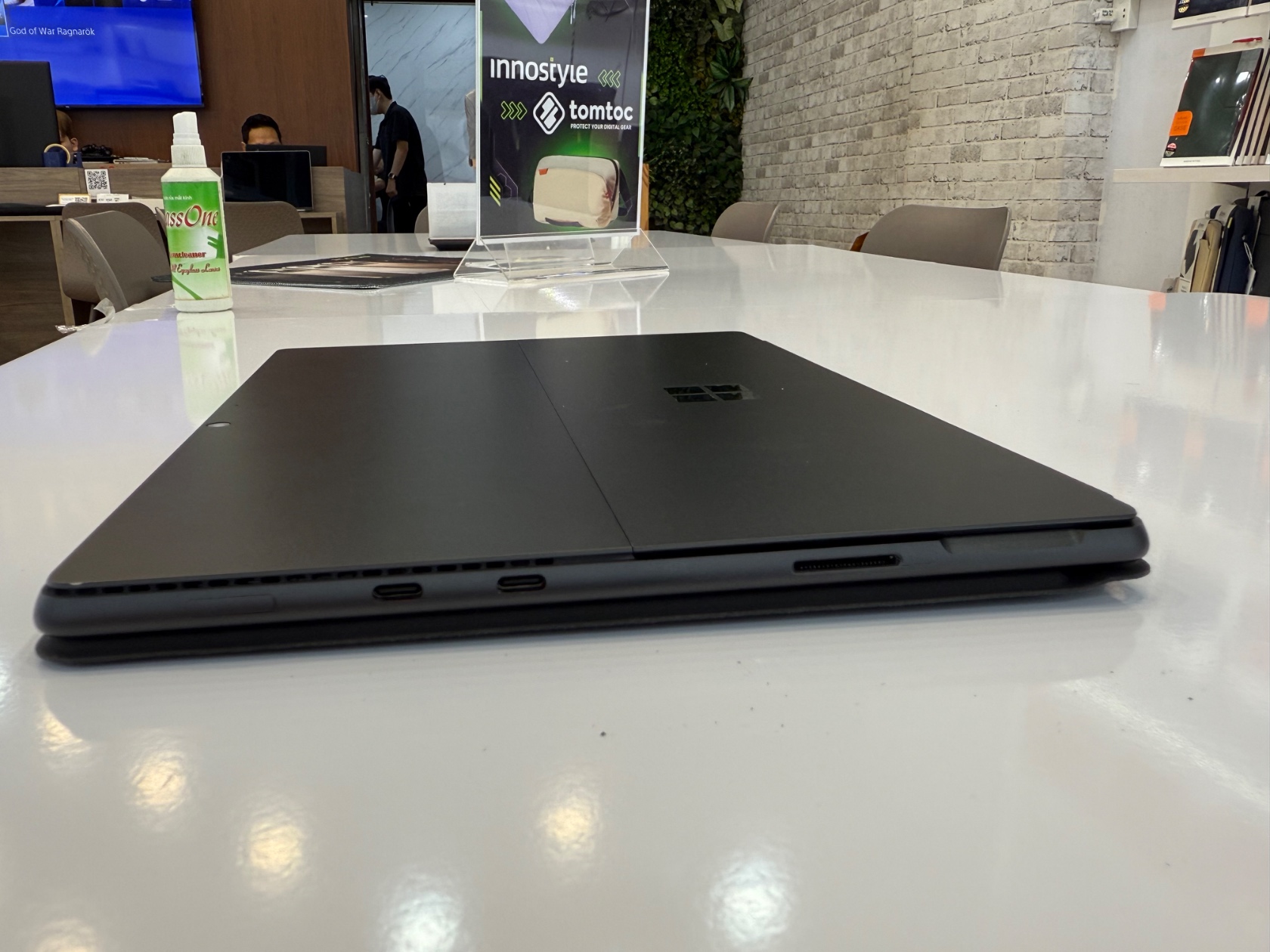 Surface Pro 8 i7-16-512 Graphite + Signature Keyboard With Slim Pen 2 - Secondhand 5 surface pro 8 secondhand 06